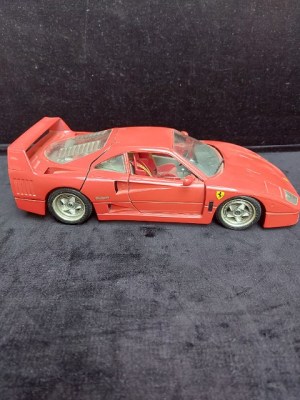 Ferrari F40 1987 1-18 Burago